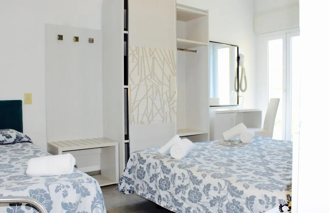 President Pool & Room-1